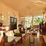Essex House Hotel 